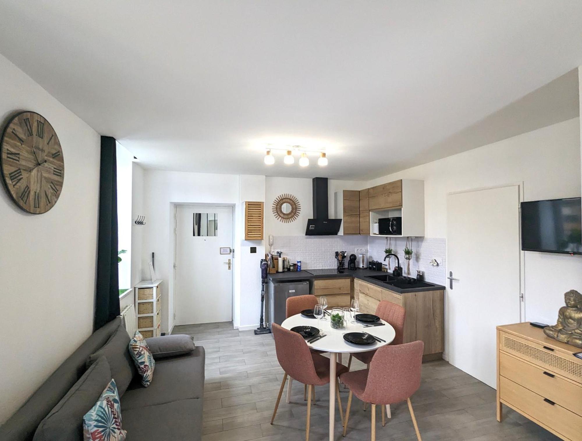 Bel Appartement Meximieux Centre Ville 2 Chambres Екстериор снимка